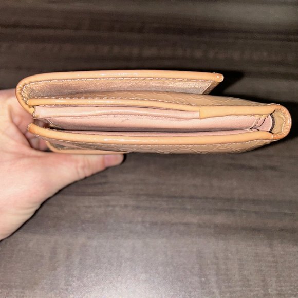 Nib Gucci Microguccissima Pattern Patent Wallet - Picture 9 of 9